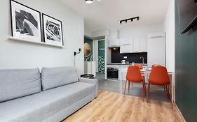 Metro Mlociny Luxurious Apartment By Renters Prestige